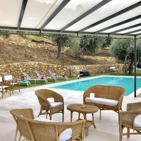 Cefal Private Pool *