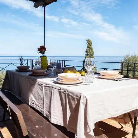 Cefal Private Pool *